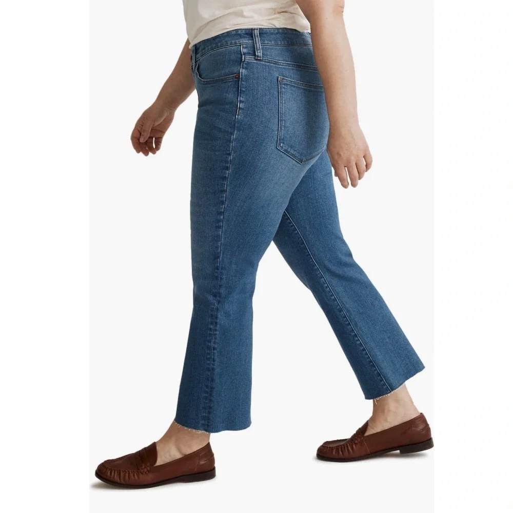 Madewell Plus Size Raw Hem Kick Out Crop Ankle Jeans Sz 26 Medium Wash